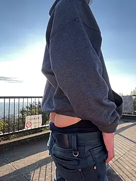 takuyapp online show from February 16, 2025, 10:44 pm