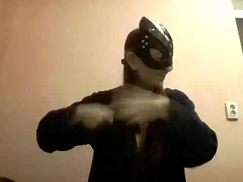 MaxWellas6 online show from January 8, 2025, 6:31 pm