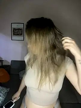 EdnaBradley online show from November 24, 2025, 2:17 pm