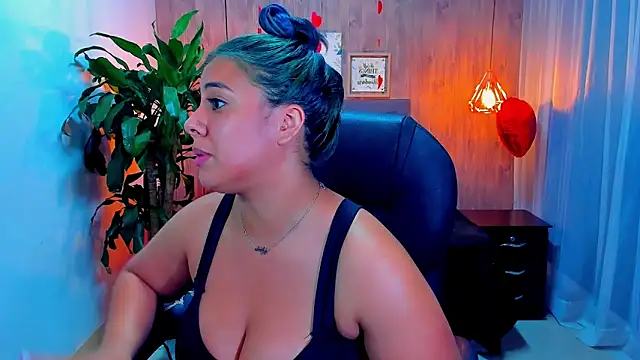 Xisu  online show from February 14, 2025, 4:04 am