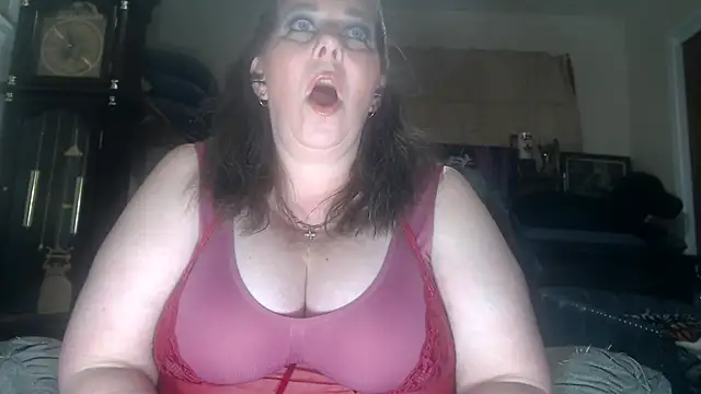 ladyscarlotta online show from June 6, 2026, 10:04 pm