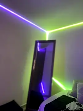 AmmyCollinsW online show from September 17, 2025, 8:55 pm