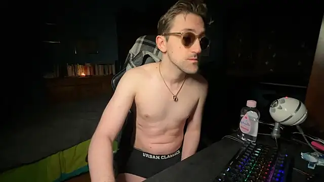 Stefisexy91 online show from October 3, 2025, 8:43 pm