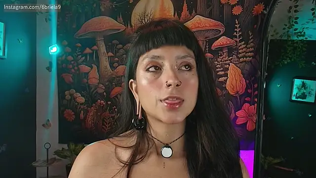 6Briela9  online show from March 31, 2026, 5:31 am