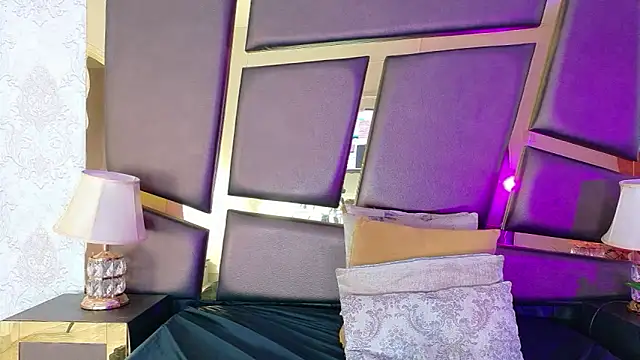 NicoleEsposito online show from September 30, 2025, 1:06 pm