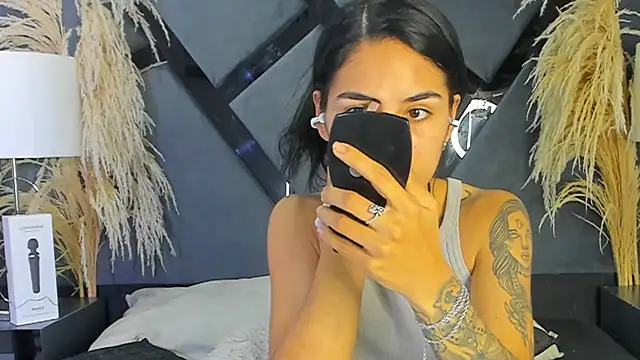 NicoleEsposito online show from February 24, 2026, 12:00 am