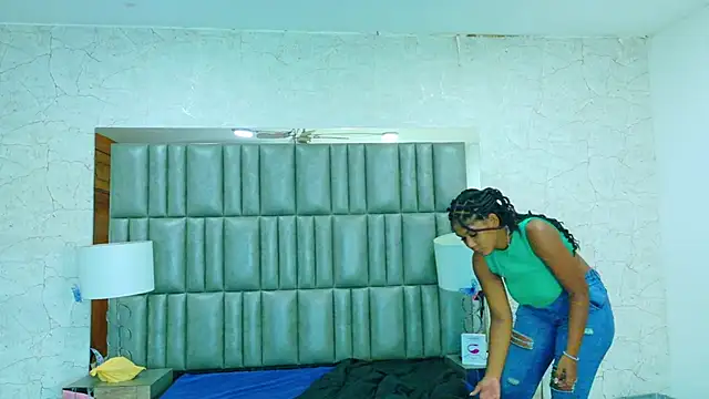 AlisonJaimes online show from September 23, 2025, 12:23 pm