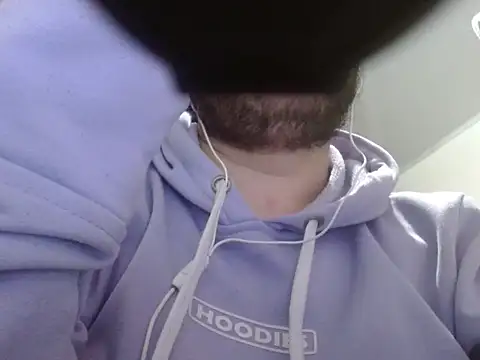 camiloking1720 online show from September 18, 2025, 6:05 am