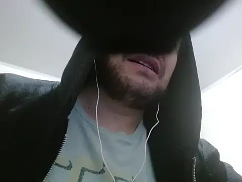 camiloking1720 online show from September 13, 2025, 9:37 pm