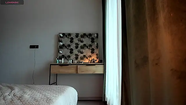 Selena Rase online show from November 5, 2025, 5:10 am