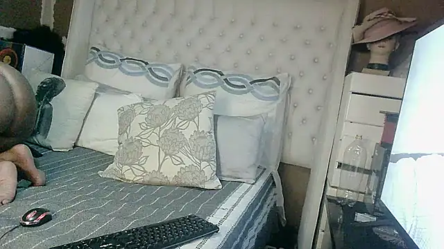 Carocurvy online show from October 4, 2025, 6:20 pm