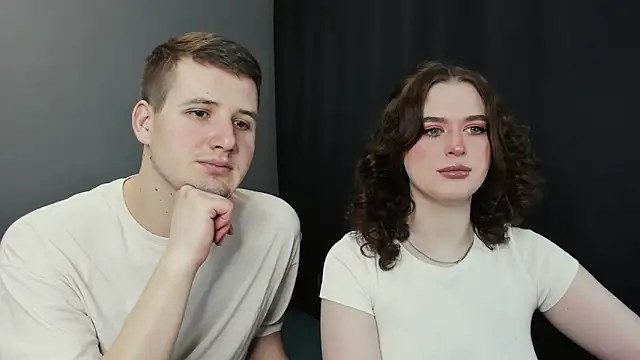 Pinku kitsune online show from February 22, 2025, 1:11 am