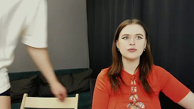 Pinku kitsune online show from February 9, 2025, 1:35 pm