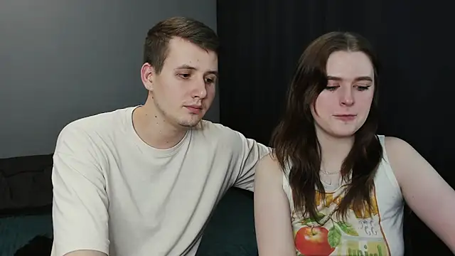 Pinku kitsune online show from March 9, 2025, 5:28 pm