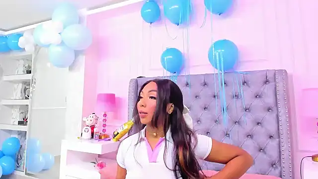 HaileeRoberts online show from October 3, 2025, 12:50 pm