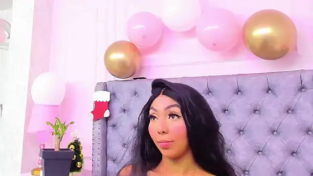 HaileeRoberts online show from December 21, 2025, 1:13 pm