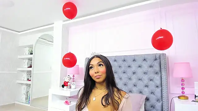 HaileeRoberts online show from September 23, 2025, 12:45 pm