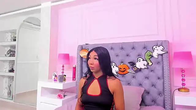 HaileeRoberts online show from October 9, 2025, 12:38 pm