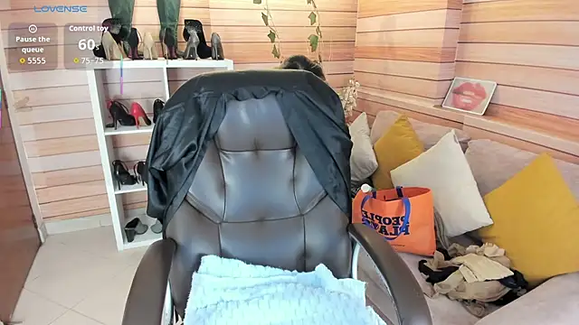 Victoria collins 1 online show from January 15, 2026, 11:46 am