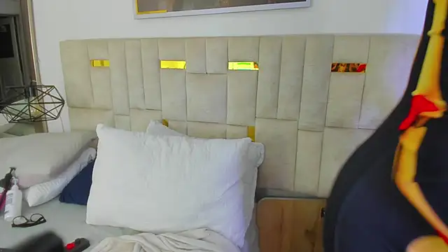 Konny May online show from November 12, 2025, 12:37 am