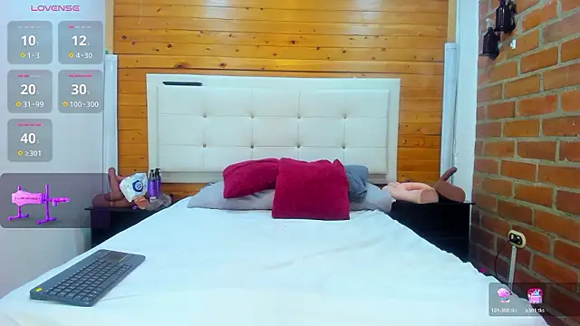 Snapshot of Dulcex69 chatting on March 7, 2026, 10:43 am Dulcex69 online show from March 7, 2026, 10:43 am