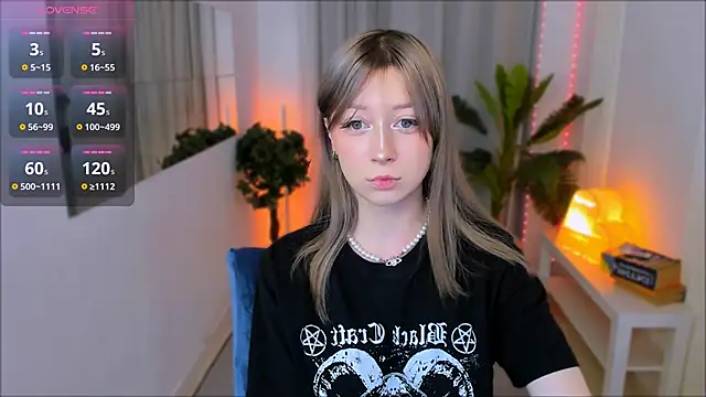 SaintGirl online show from February 23, 2025, 8:22 pm