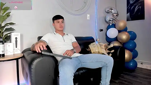 Snapshot of Cristopher_strong chatting on May 22, 2026, 12:47 pm Cristopher strong online show from May 22, 2026, 12:47 pm