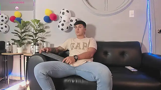 Cristopher strong online show from July 1, 2026, 12:49 pm