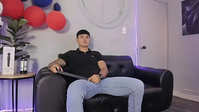 Snapshot of Cristopher_strong chatting on June 19, 2026, 12:00 pm Cristopher strong online show from June 19, 2026, 12:00 pm