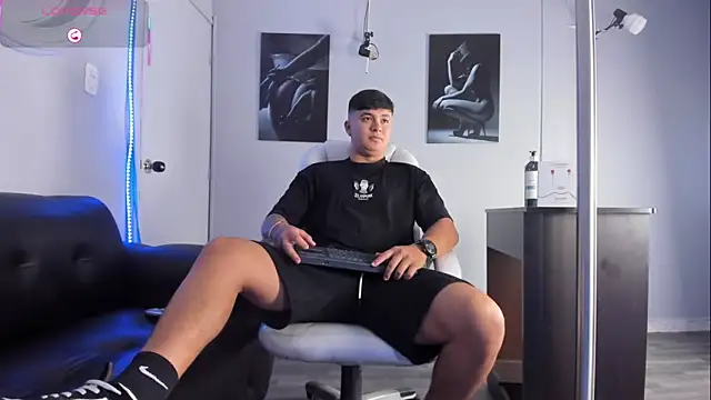 Cristopher strong online show from February 18, 2026, 1:29 pm