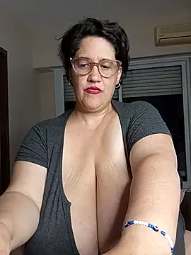 Sole Love online show from November 7, 2025, 3:33 am