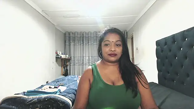 Snapshot of Indianmayaxoxo chatting on June 6, 2026, 4:45 pm Indianmayaxoxo online show from June 6, 2026, 4:45 pm