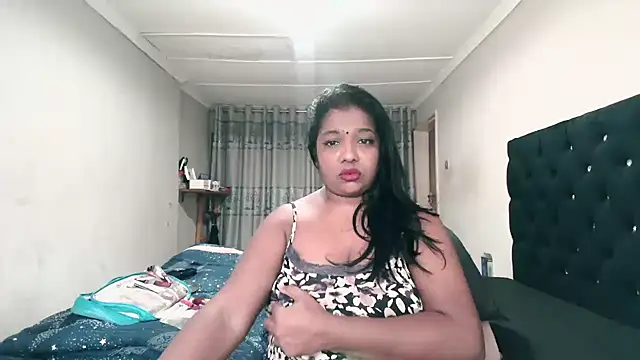 Snapshot of Indianmayaxoxo chatting on June 17, 2026, 6:35 am Indianmayaxoxo online show from June 17, 2026, 6:35 am