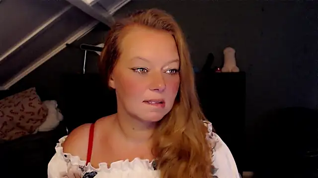 roxanna24 online show from May 31, 2026, 7:58 pm