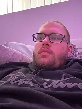 Comfortable Bite online show from October 30, 2025, 9:11 pm