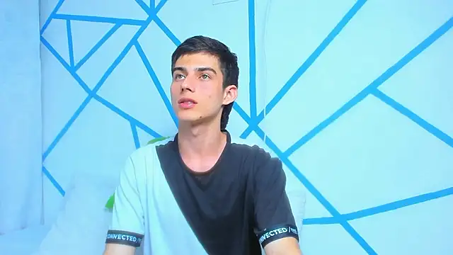 liam scott77 online show from December 6, 2024, 7:06 pm