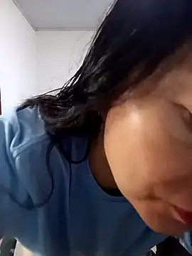 renata hot1 online show from March 13, 2025, 8:11 pm