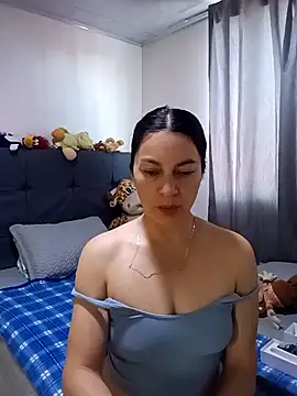 renata hot1 online show from April 30, 2026, 6:37 pm