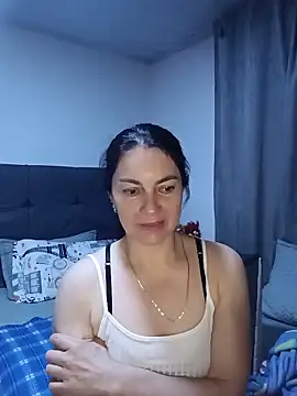 renata hot1 online show from June 11, 2026, 2:44 am
