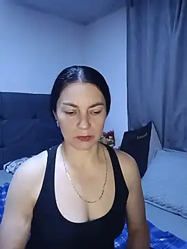 renata hot1 online show from June 14, 2026, 12:51 am