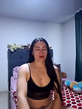 renata hot1 online show from September 17, 2025, 9:50 pm