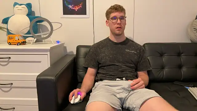 Snapshot of BlueEyedTallGuy94 chatting on December 24, 2024, 3:05 am BlueEyedTallGuy94 online show from December 24, 2024, 3:05 am