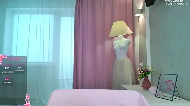 b4by LoL1 online show from September 19, 2025, 5:33 am