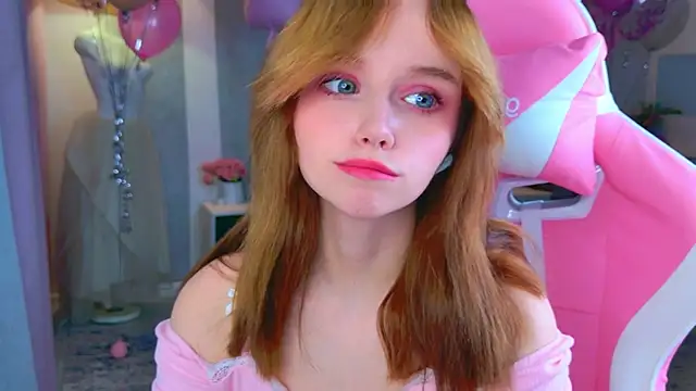 b4by LoL1 online show from November 23, 2025, 3:33 pm