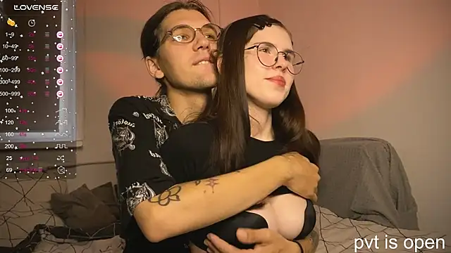 passiondesire  online show from September 13, 2025, 8:14 am