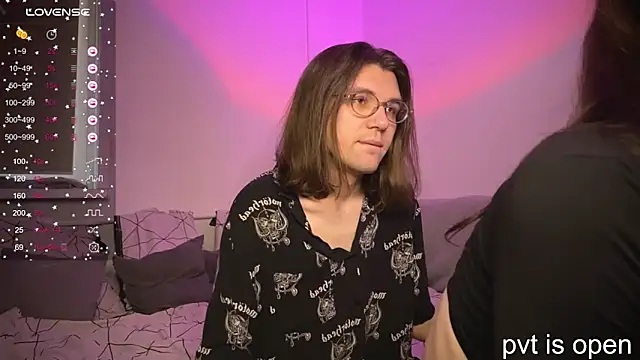 passiondesire  online show from October 5, 2025, 8:38 am