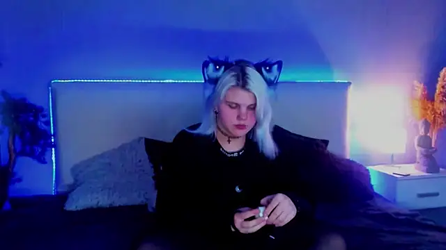 JoannLowe online show from March 21, 2025, 9:12 pm