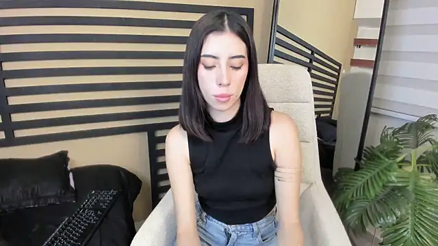 Snapshot of Catyloves chatting on March 6, 2026, 11:22 pm Catyloves online show from March 6, 2026, 11:22 pm