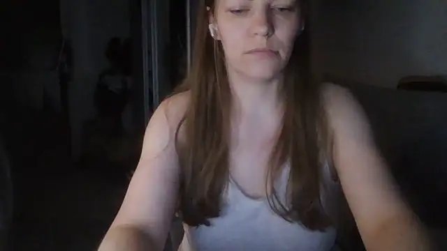 Snapshot of AnnaDiamond1 chatting on June 20, 2026, 9:42 pm AnnaDiamond1 online show from June 20, 2026, 9:42 pm