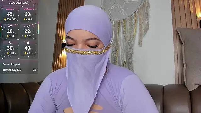 malak nanyy online show from November 13, 2025, 10:30 am